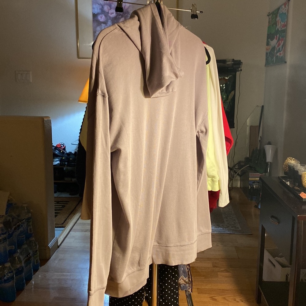 Gray Hooded Sweatshirt. - Picture 2 of 5